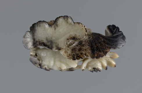 Fish under a lotus flower and leaf — paperweight; maker Rubiec-Masalski, Fyodor Vasilyevich