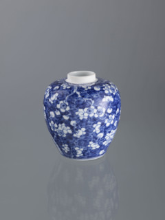 Ginger vessel with lid; Chinese; Qing dynasty (1644–1911); spice vessel; decorative vessel; cracked