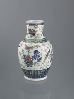 Vase, Chinese, Qing dynasty (1644–1911), 19th century; decorative vessel depicting peonies,