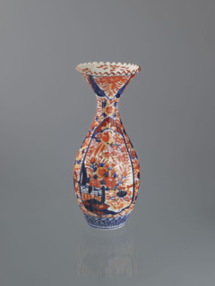 Vase depicting peonies, sakura, and phoenixes (hoo), Japanese Imari style, Meiji period