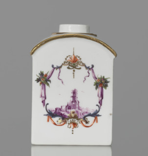 Four-sided tea bowl, Meissen (circa 1750), manufacturer possibly Koenigliche Porzellain Fabrique;