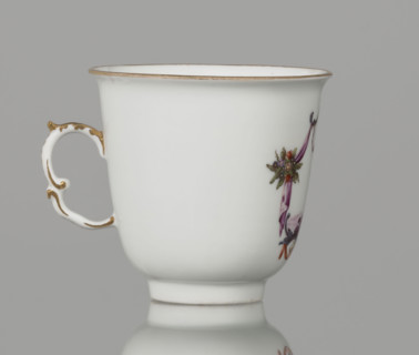 Tall chalice cup, Meissen porcelain (manufactured ca. 1750 by Koenigliche Porzellain Fabrique,