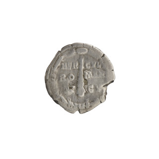 Denarius of Commodus (reign 177–192 CE), struck 191–192 CE. Obverse: bust of Commodus wearing a