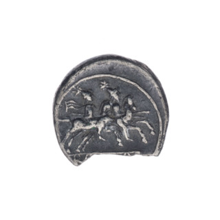 Quinary, publisher; Dioscuri on horses; Roma (mythology); helmets; Phrygian helmets. Obv. Head of