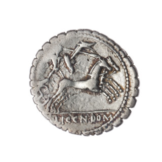 Denarius serratus; C. Publicius Malleolus (publisher, fl. 118 BC), L. Licinius Crassus (publisher,
