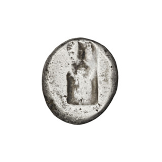 Shekel (5th–4th century BC). Obverse: King Artaxerxes II (404–358 BC) in a long robe, wearing a