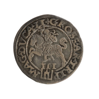 Lithuanian trojak, Sigismund II Augustus (King of Poland; 1544–1572). Obverse: under the crown a