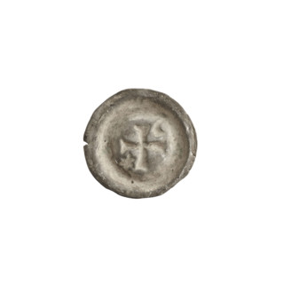 Denarius (bracteate) with isosceles cross with expanding, split arms; in one angle a six-pointed