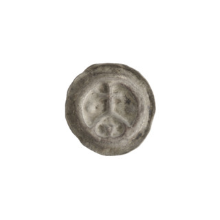 Denarius (bracteate), cross on arcade I (iconographic); motifs: crosses, balls, stars; one-sided