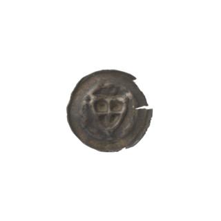 Denarius bracteate; triangular shield with a cross whose arms reach the edge; shields; one-sided