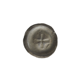 Denarius (bracteate) with isosceles cross with widening arms; in one angle between the arms a
