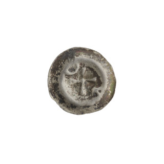 Denarius (bracteate) with isosceles cross with widening arms; in one angle between its arms a