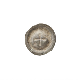 Denarius (bracteate); isosceles cross with widening arms; in one angle between its arms a