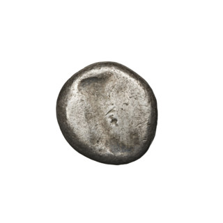 Shekel (Achaemenid, 550–330 BC). Obverse: ruler in a long robe, wearing a crown, turned right,