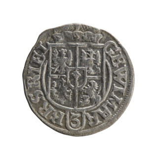 Obverse: Under the ducal mitre, a five-field coat of arms; below in the shield the value numeral 3.