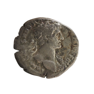 Denarius, Hadrian (76–138; Roman Emperor 117–138). Obverse: bust of the emperor with a laurel