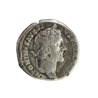 Denarius, Antoninus Pius (86–161; Roman emperor 138–161). Silver coin, weight 3.47 g, axis 180°.