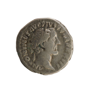 denarius, Antoninus Pius (86–161; Roman emperor 138–161) — iconography: busts, Roma (mythology),