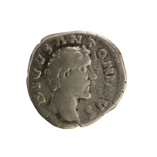 Denarius, Marcus Aurelius (121–180; Roman emperor 161–180), posthumous issue of Antoninus Pius
