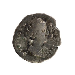 Denarius, Antoninus Pius (86–161 CE), featuring Faustina the Elder (98–141 CE). Obverse: DIVA AVG