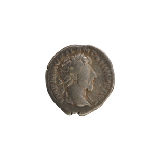 denarius, Marcus Aurelius (121–180; Roman emperor 161–180); obverse: head of Marcus Aurelius with a