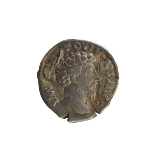 denarius, Marcus Aurelius (121–180; Roman emperor 161–180); obverse: head of Marcus Aurelius right,