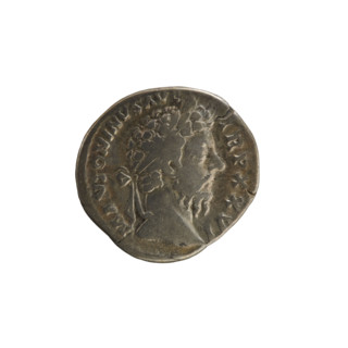 denarius, Marcus Aurelius (121–180; Roman emperor 161–180); obverse: head of Marcus Aurelius with a