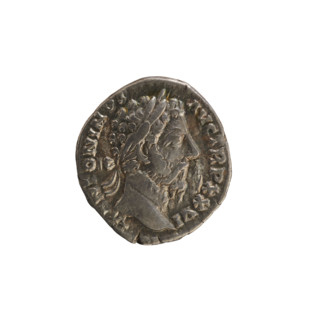 denarius, Marcus Aurelius (121–180; Roman emperor 161–180); obverse: head of Marcus Aurelius with a