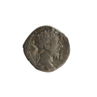 Denarius, Marcus Aurelius (121–180; Roman emperor 161–180); obverse: head of Marcus Aurelius with a