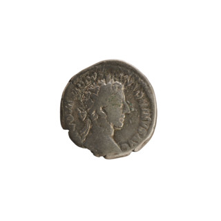 Denarius of Commodus (reign 177–192 CE). Obverse: Emperor's head right, laurel wreath; pearl