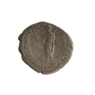Denarius of Commodus (reigned 177–192). Roman silver coin (c. 186–187). Obverse: laureate bust of