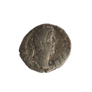 Denarius of Commodus (reigned 177–192 CE). Obverse: laureate bust of the emperor right; legend L