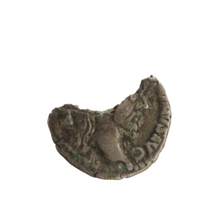 Denarius — coin fragment of Commodus (161–192; Roman emperor 177–192). Obverse: Emperor's head