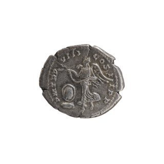 Denarius; Roman deities; Victoria; Septimius Severus (Roman emperor, 146–211) — iconography.