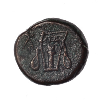 bronze coin, Pantikapaion; obv.: head of young Dionysus in an ivy wreath facing right; rv.: bow and
