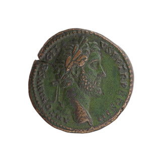 sestertius; Antoninus Pius (86–161; Roman emperor 138–161) issuer. Obverse: head of the emperor in