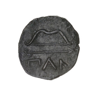 Bronze coin, Pantikapaion; aw: head of beardless Satyr in an ivy wreath to the left; rw: bow and