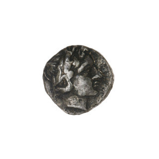 Triobol, Pantikapaion; obverse: head of Apollo in laurel wreath to the right; reverse: ear of corn