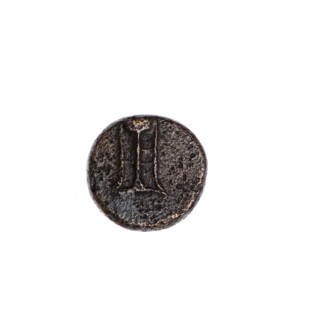 Bronze coin, Pantikapaion; obverse: tripod with cauldron, handles and lid; reverse: eight-pointed