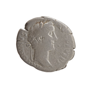 Denarius of Antoninus Pius (86–161; Roman emperor 138–161). Obverse: head of Antoninus Pius in a