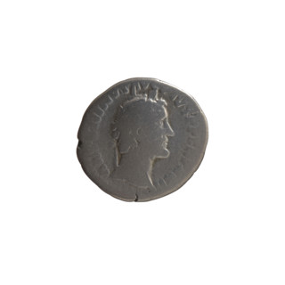 Denarius, Antoninus Pius (86–161; Roman emperor 138–161), issuer: emperor in toga. Obverse: head of