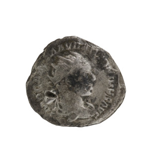 Antoninian. Obv.: IMP CAES M AVR ANTONINVS AVG — Bust of Elagabalus in paludamentum and radiant