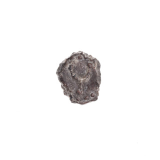 Fraction of a double-sided Drohiczyn seal. On one side the letter A with dots at the ends of the