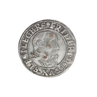 Male bust in armour turned right with a beard and sideburns; obverse rim between pearly borders