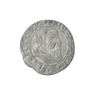 Male bust in armour turned right with a beard and sideburns; in the rim between the pearly borders