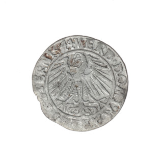 Male bust in armour turned right with a beard and sideburns; in the rim between the pearly borders