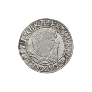 Male bust in armour turned right with a beard and sideburns; in the rim between the pearly borders