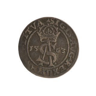 Lithuanian trojak, Sigismund II Augustus (king of Poland; 1544–1572). Aw. Under the crown, a tied