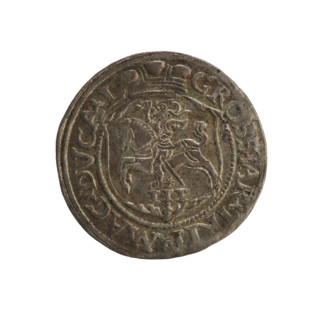 Lithuanian trojak, Sigismund II Augustus (king of Poland; 1544–1572). Aw. Under the crown a tied