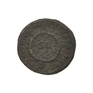 Trajan (53–117; Roman Emperor 98–117). Obverse: head of Trajan in radiant crown facing right; rim